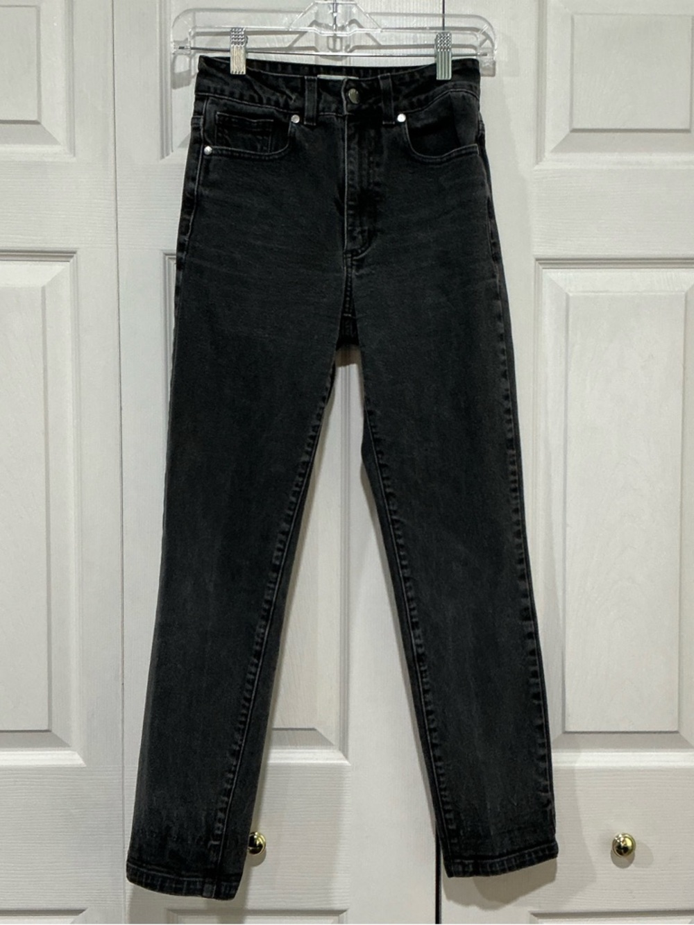 🤎 NEED Women’s Black Straight Denim Jeans - Size 0 / 25